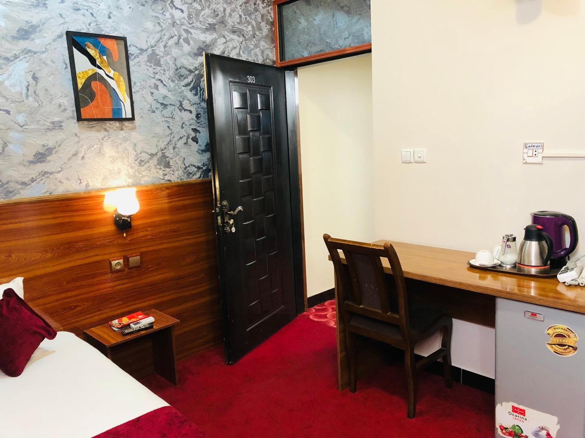 Khyber Hotel Kabul Esterno foto